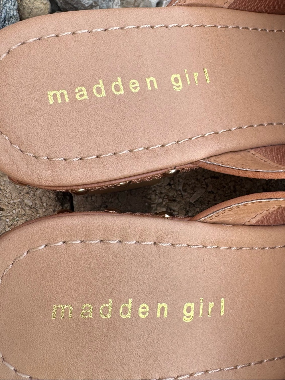 Madden Girl Tan Studded Platform Clog Mules Heels - Picture 6 of 8